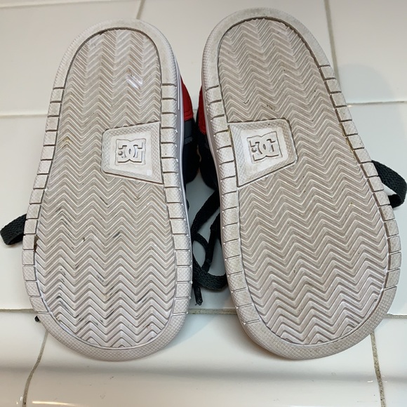 6Toddler DC grey high tops like new! - Picture 4 of 5